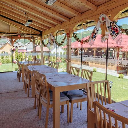 Casa Alexandru - Locul In Care Te Simti Acasa Hotel Viseu de Jos Ngoại thất bức ảnh