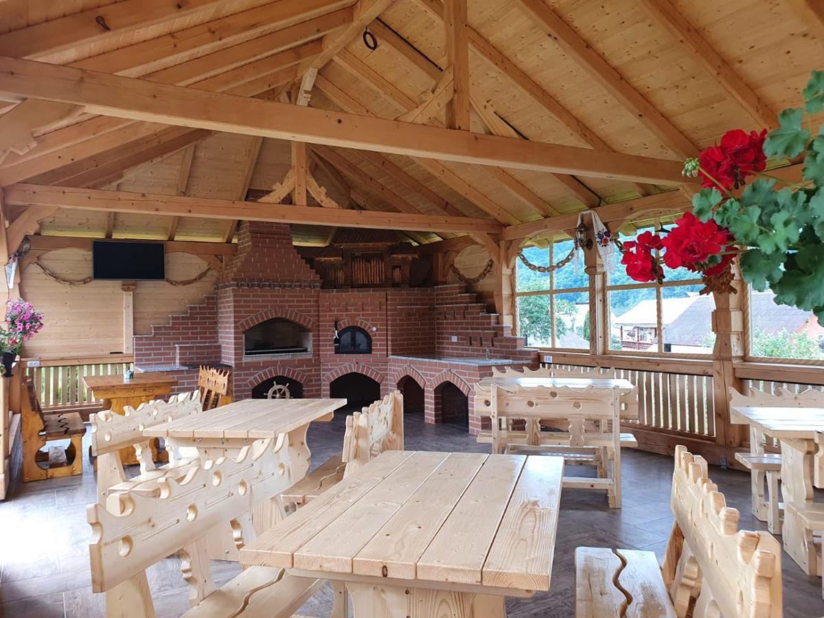Casa Alexandru - Locul In Care Te Simti Acasa Hotel Viseu de Jos Ngoại thất bức ảnh