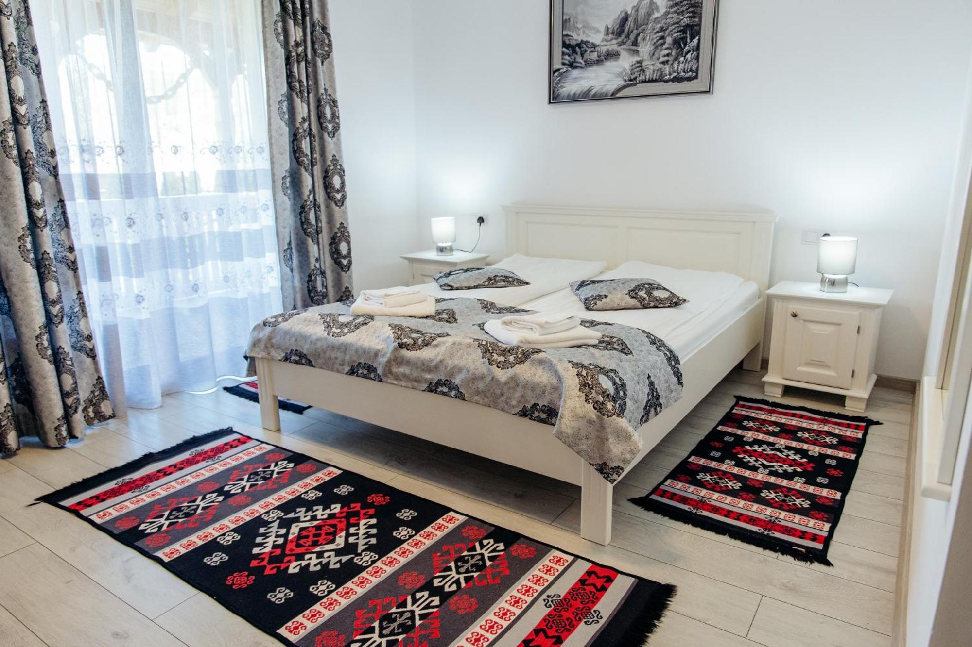 Casa Alexandru - Locul In Care Te Simti Acasa Hotel Viseu de Jos Ngoại thất bức ảnh